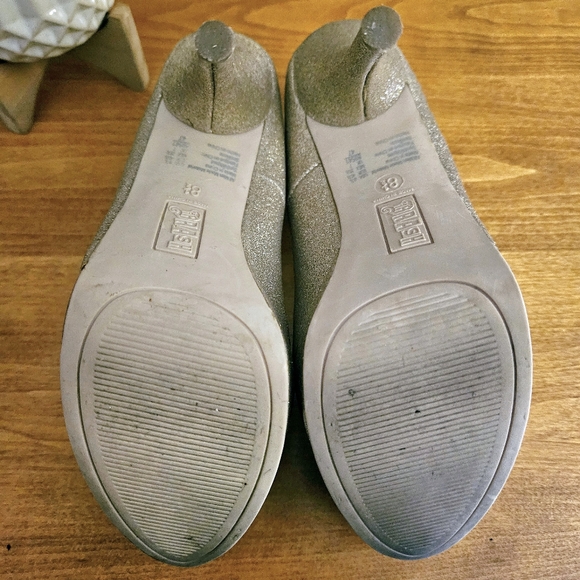 Gold Glitter Platform Heels - Picture 4 of 6